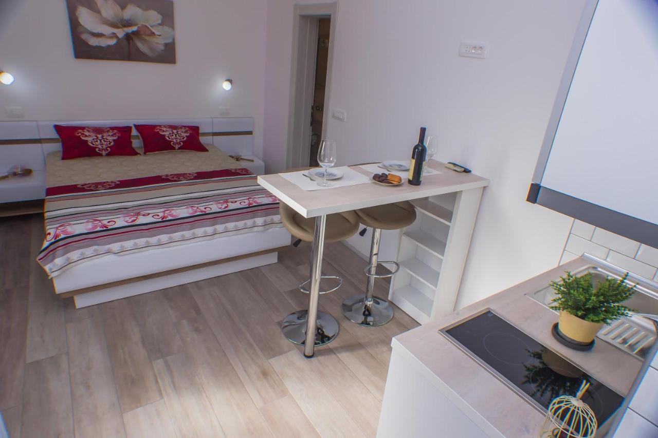 Dmm Apartments Tivat Eksteriør bilde