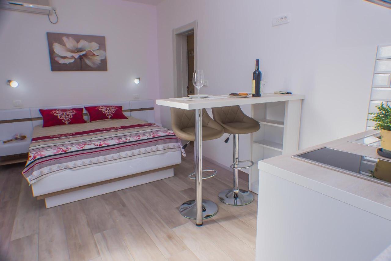 Dmm Apartments Tivat Eksteriør bilde